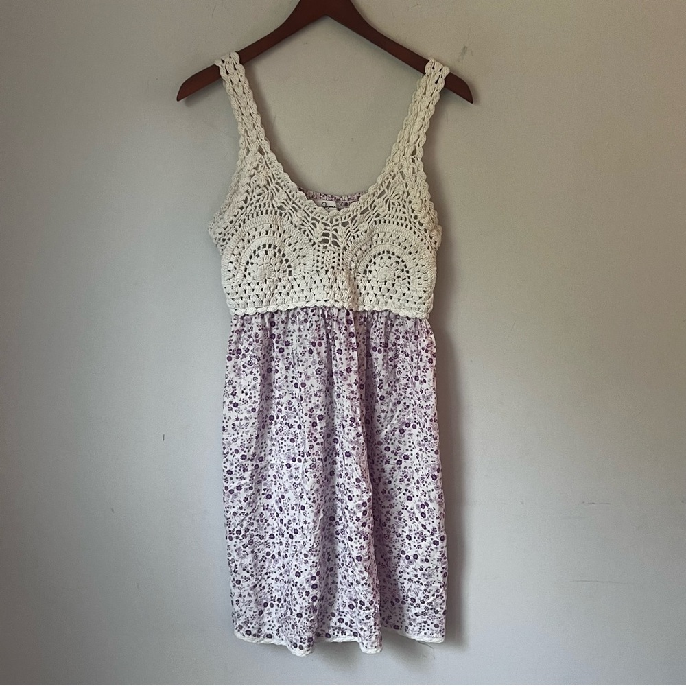 Japna babydoll dress white crochet knit top and a purple floral print Sz Lg 🕶️